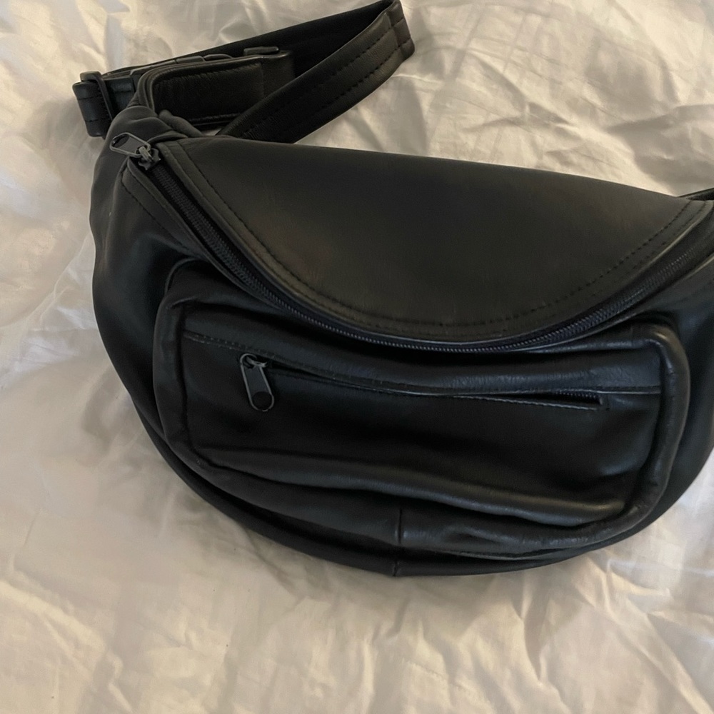 Vintage Genuine Leather Black Fanny pack - adjustable - like new